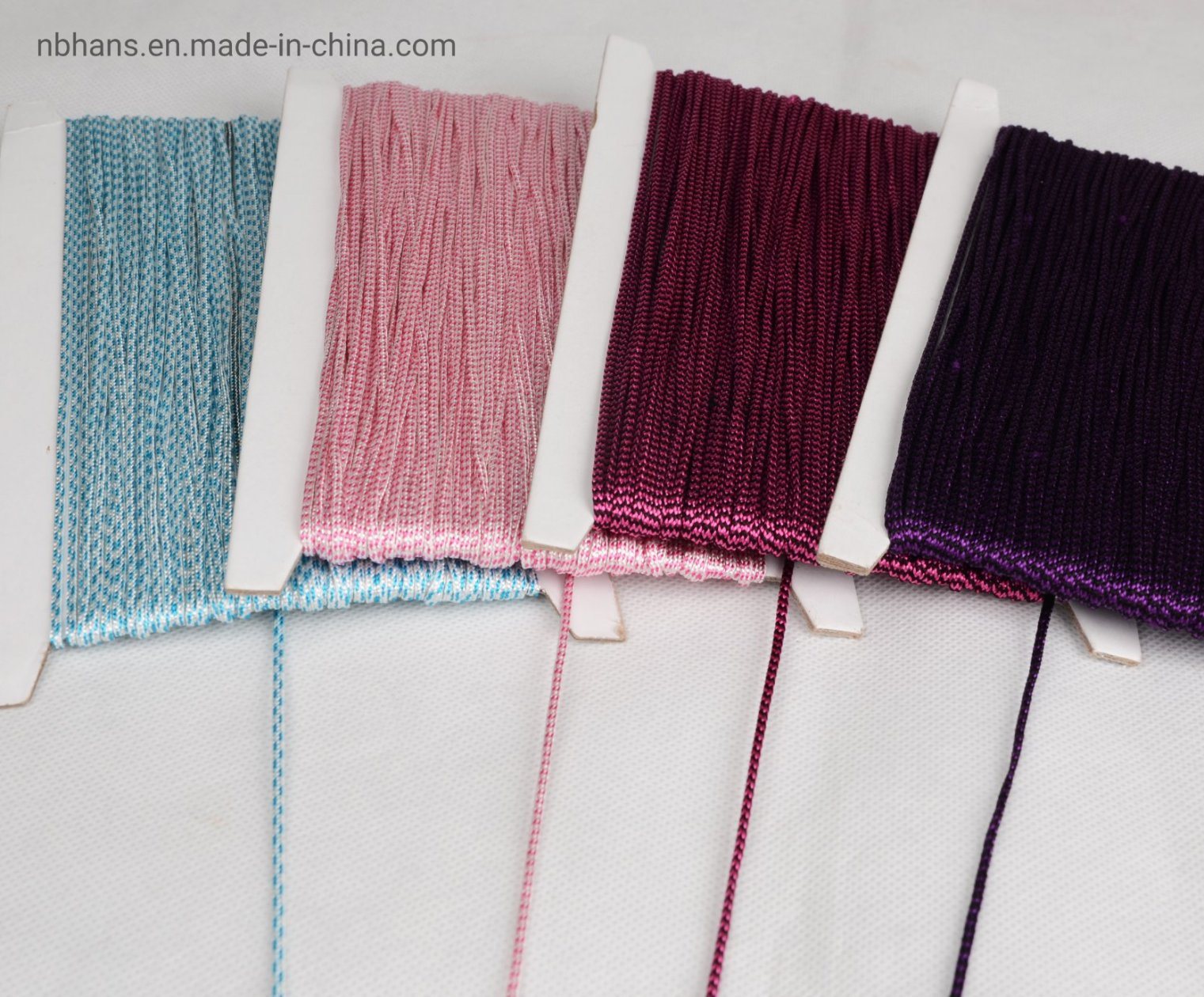 Wholesale Flat 100 % Rayon Cord Japan Type Plain 144yds Pure Color Twin Color for Machine Sewing Garment